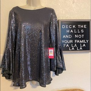 Vince Camuto Sparkle and Shine Metallic knit flutter sleeve top Size M Silver